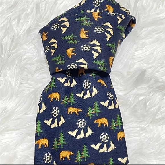 Salvatore Ferragamo 100% silk tie bear sea lion animal printed ⭐️⭐️⭐️⭐️ - Picture 5 of 15